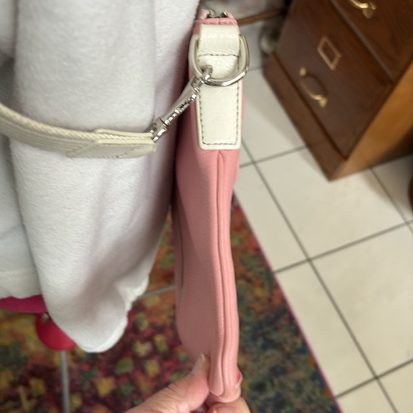 Coach   Crossbody bag  concealed carry  leather pink/white trim  cream color str - Picture 5 of 13